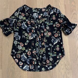 Ann Taylor Navy Floral Blouse Ruffle Short Sleeves Silky Fabric XS